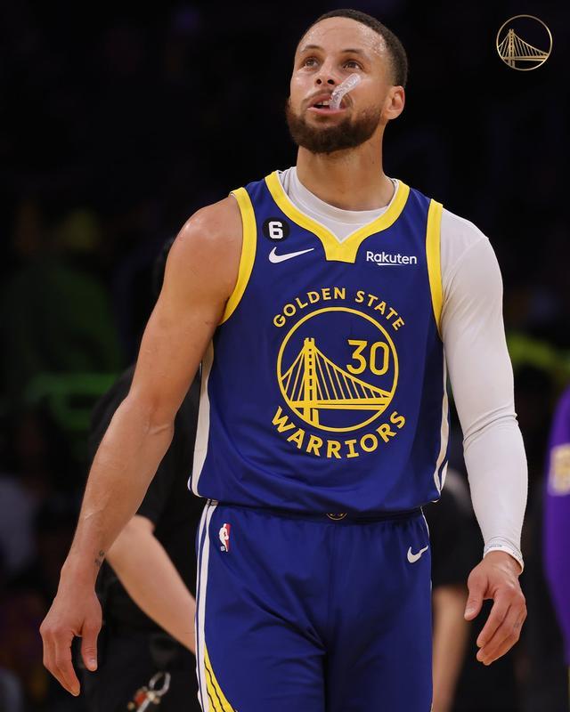 开幕式上向 开幕式上向